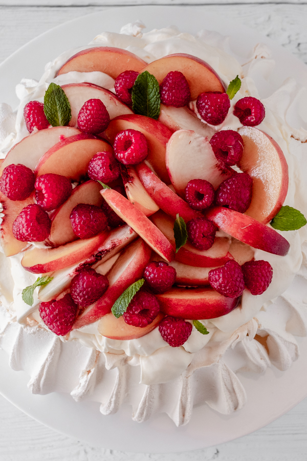 pavlova with cream and fruit