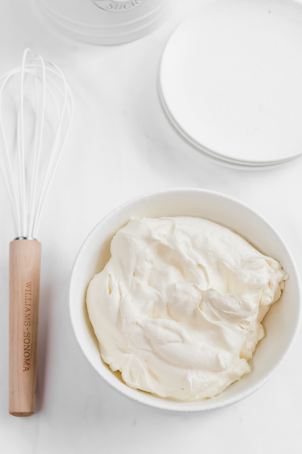 How to Make Chantilly Cream {Creme Chantilly} - CakeWhiz