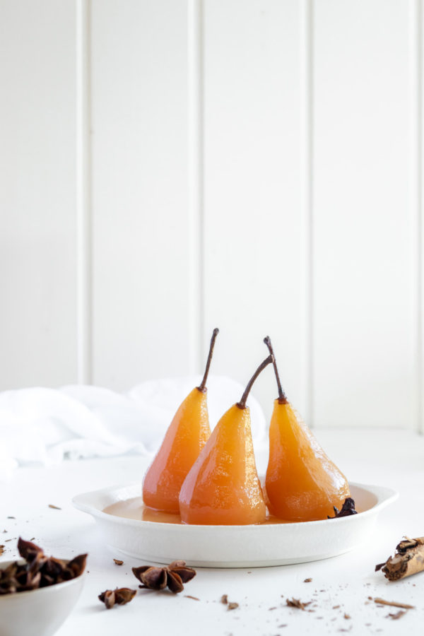 spiced vanilla poached pears