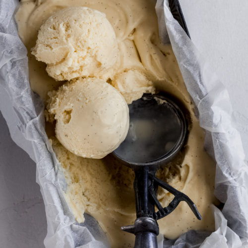 2 scoops of vanilla ice cream