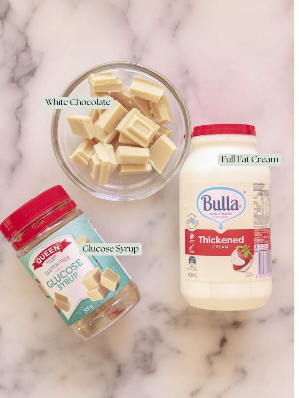 3 ingredients used to make white chocolate chantilly cream