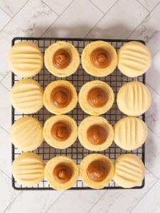 How to make melting moments.