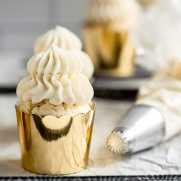 How to make fluffy simple vanilla cupcakes.
