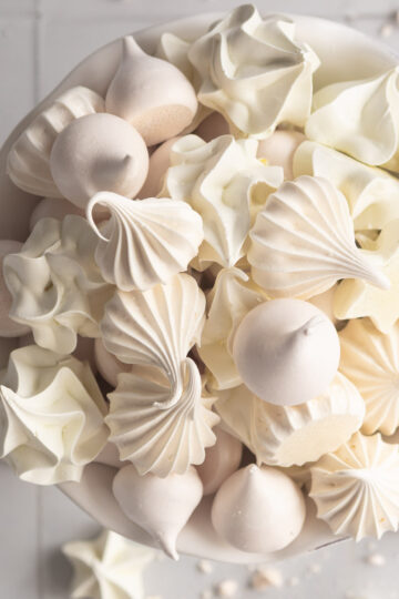 Perfect mini meringues that are crispy, last for ages and are perfect for gifting.